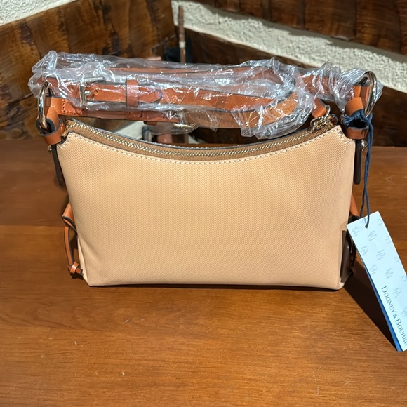 Dooney &Bourke - Picture 4 of 5